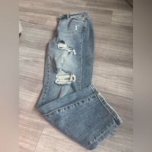 Judy Blue Distressed Boyfriend Jeans in Classic Blue